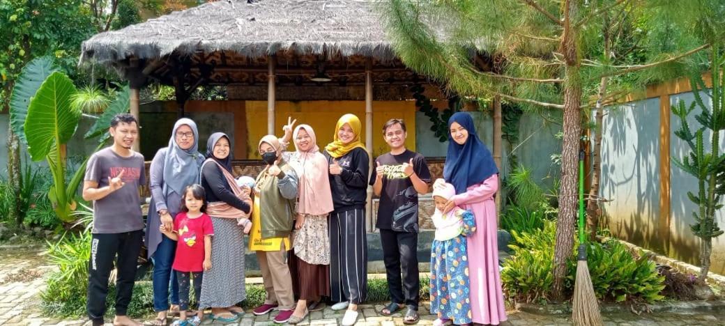 Villa Dhanty Bogor Exterior foto