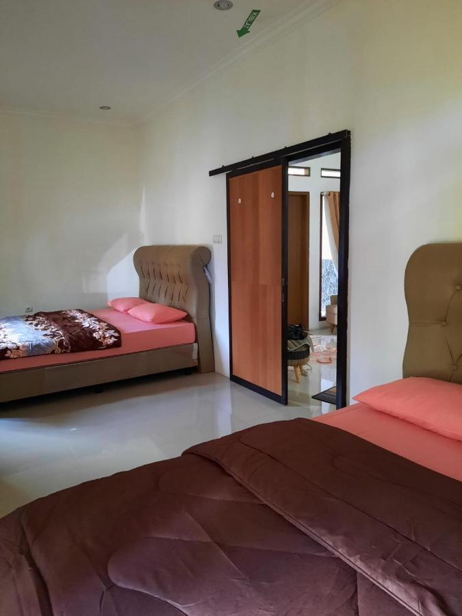 Villa Dhanty Bogor Exterior foto