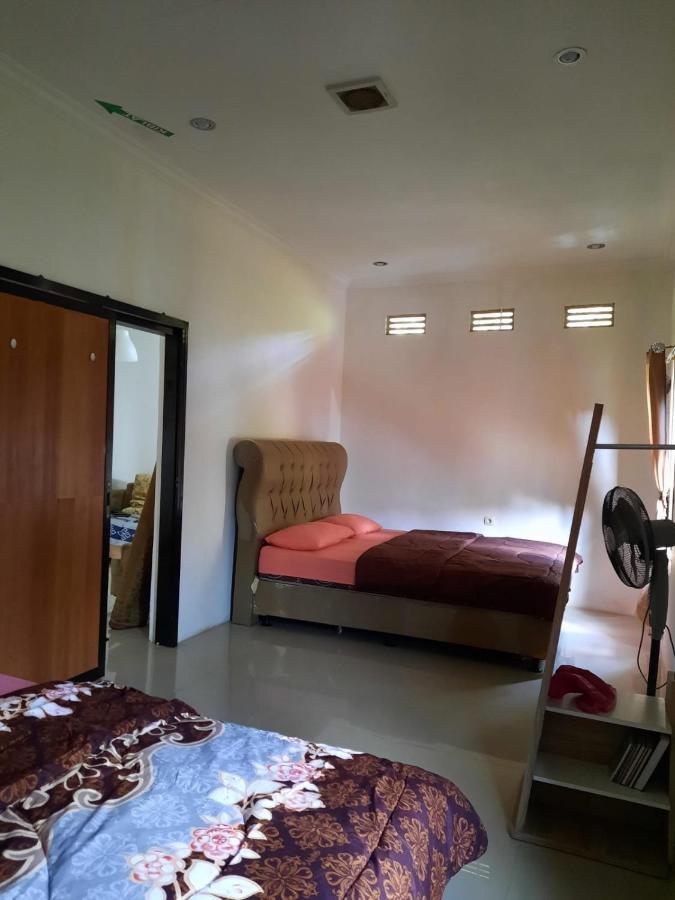 Villa Dhanty Bogor Exterior foto